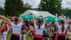 Das Treffpunkt Ü-Wagen-Fest in Besch (Foto: SR/Sebastian Knöbber)