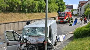 Unfall mit drei zum Teil schwer verletzten Personen in Ormesheim. (Foto: BeckerBredel)