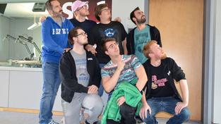 Die Jungs von "Ungekocht genießbar" mit SR1 Moderator Daniel Simarro (Foto: SR 1)