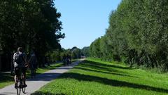 Von Karlshagen bis Swinoujcie führt ein Radweg. Hier nähe Salzhütte Koserow. (Foto: SR)