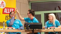 Die Narren aus Niedersalbach gemeinsam mit dem TV Pflugscheid gegen den Musikverein 