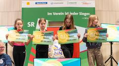 Die Narren aus Niedersalbach gemeinsam mit dem TV Pflugscheid gegen den Musikverein 