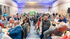 Die Narren aus Niedersalbach gemeinsam mit dem TV Pflugscheid gegen den Musikverein 