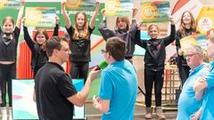 Die Narren aus Niedersalbach gemeinsam mit dem TV Pflugscheid gegen den Musikverein 