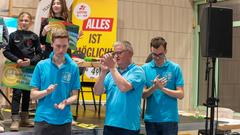 Die Narren aus Niedersalbach gemeinsam mit dem TV Pflugscheid gegen den Musikverein 