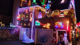 Weihnachtshaus in Völklingen (Foto: René Henkgen/ SR)