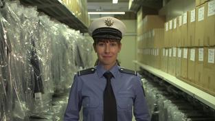 Foto: Anna Lewkowicz trägt ihre Polizei-Uniform (Foto: SR)