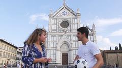 Wo der Fußball erfunden wurde - Begegnung auf der Piazza Santa Croce in Florenz. (Foto: Sven Rech/SR)