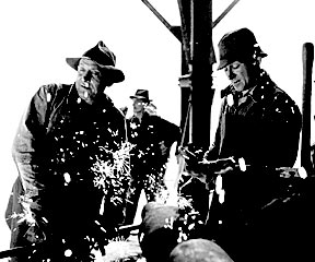 Zwei Arbeiter in der Hütte - Foto: Weltkulturerbe Völklinger Hütte 