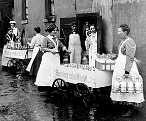 Frauen in der Milchküche - Foto: Weltkulturerbe Völklinger Hütte
