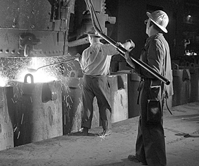 Stahlarbeiter in der Hütte - Foto: Weltkulturerbe Völklinger Hütte