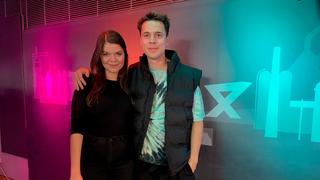 Studiogast Felix Jaehn zusammen mit UNSERDING-Moderatorin Stephanie Arent im Studio (Foto: UNSERDING/Stephanie Arent)