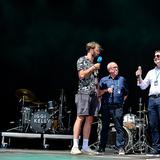 Drei Männer stehen auf der Bühne. (Foto: Dirk Guldner)