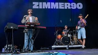 Die Band Zimmer90 auf er Bühne. (Foto: Dirk Guldner)