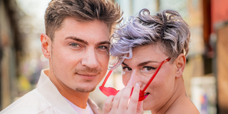 Ein Mann und eine Frau stehen dicht nebeneinander. (Foto: SR)