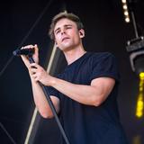 Moritz Garth beim SR Ferien Open Air St. Wendel 2019 auf der Bühne (Foto: UNSERDING/Dirk Guldner)