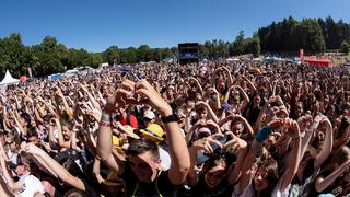 Fans beim SR Ferien Open Air St. Wendel (Foto: UNSERDING/Dirk Guldner)