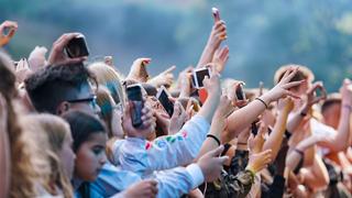 Fans beim Auftritt von Nimo beim SR Ferien Open Air St. Wendel (Foto: Dirk Guldner)