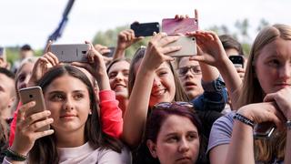 Fans beim Auftritt von Nimo beim SR Ferien Open Air St. Wendel (Foto: Dirk Guldner)